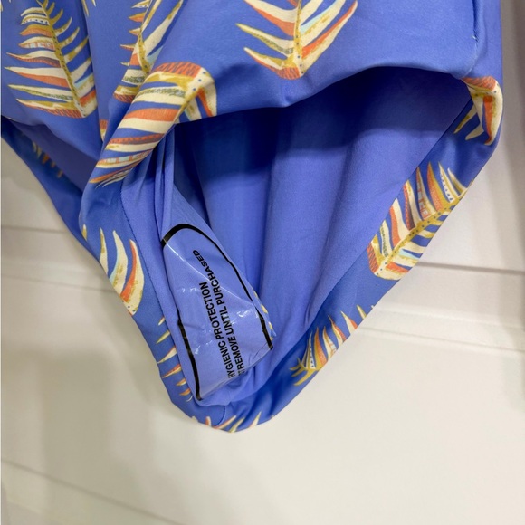 Patagonia 🩵Great Ocean Day 🩵Blue Long-Sleeve One-Piece Swimsuit with Yellow Leaf - Picture 3 of 5